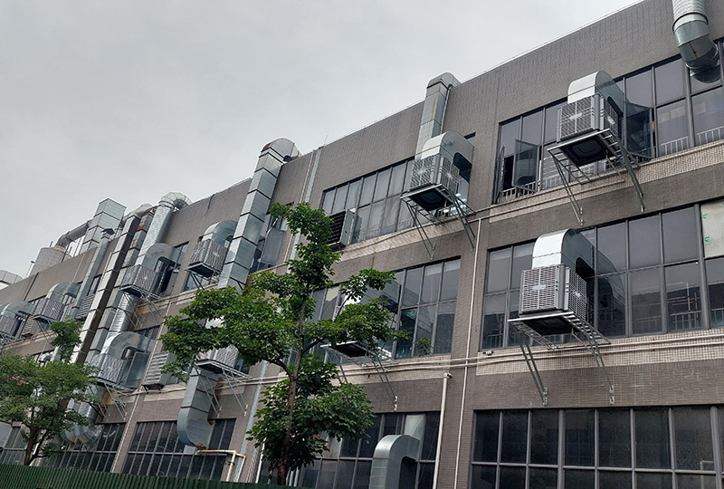 为啥越来越多的厂家使用工业大风扇取代传统风扇和空调？